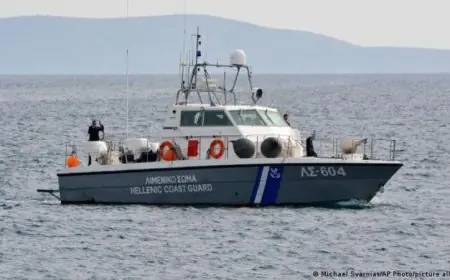 مصرع 14 مهاجرا إثر تصادم مأساوي بين زورق خفر السواحل وقارب صغير في اليونان