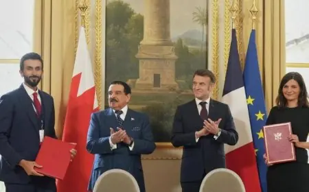 عاهل البحرين والرئيس الفرنسي يتباحثان سبل تعزيز العلاقات الثنائية مصلحة للبلدين