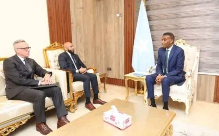 الصومال وأمريكا تتعاونان لتقوية العلاقات الثنائية في مجالات متعددة