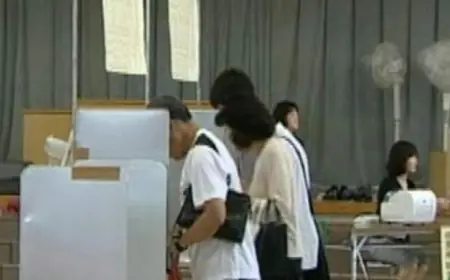 مراكز الاقتراع في اليابان تغلق أبوابها في الانتخابات العامة والمشاركة تتصدر المشهد