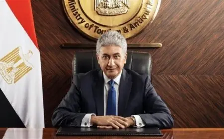 شريف فتحي وزير السياحة والآثار يحتفل بتجديد الثقة بعد إنجازات الوزارة الملهمة
