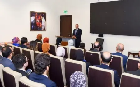 وزير الخارجية يزور قطاع التعاون الدولي للاطلاع على تقدم العمل