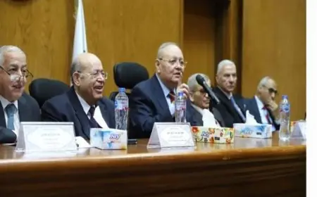 رئيس مجلس الدولة يلتقي فريق القضاة والقاضيات في الإسكندرية لتعزيز التعاون القضائي