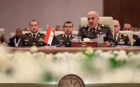 رئيس أركان حرب القوات المسلحة يعود إلى القاهرة بعد زيارة استراتيجية ناجحة إلى ليبيا