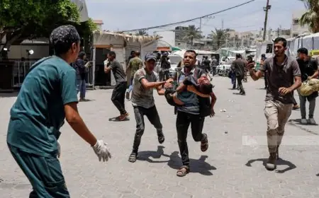 إصابة ثلاثة فلسطينيين برصاص الاحتلال الإسرائيلي في وسط وجنوب قطاع غزة