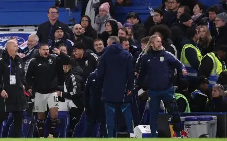 تشيلسي يتعرض لغرامة بسبب إلقاء زجاجة نحو المنطقة الفنية لأستون فيلا