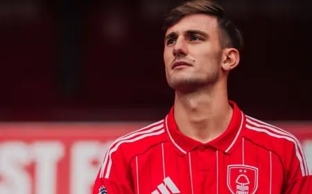 نابولي يوافق على إعارة لورينزو لوكا إلى نوتنغهام فورست لتعزيز صفوف الفريق