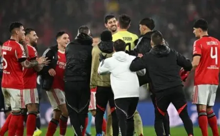 مورينيو يشيد بتصرف كورتوا الرائع مع حارس بنفيكا