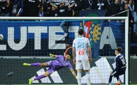 الجزائري قبال يقود باريس إف.سي لتعادل مثير أمام مارسيليا