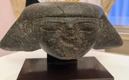 مصر تستعيد قطعة أثرية نادرة من زمن الملك تحتمس الثالث بفضل تعاون دولي مع هولندا