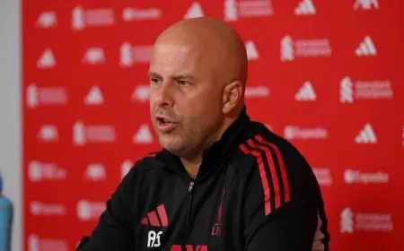 سلوت يؤكد قدرة ليفربول على التعافي من غياب فان دايك وأن الفريق ليس ساذجاً