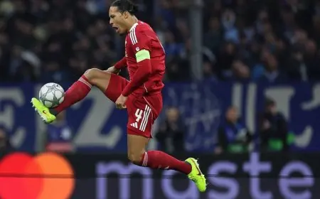 فان دايك يحذر روني ومحللي المباريات من آثار سلبية على الشباب