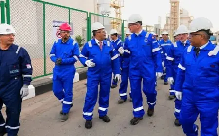 وزير البترول يجري جولة تفقدية في وحدات إنتاج شركة القاهرة لتكرير البترول