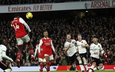 مانشستر يونايتد يواجه تحديًا قويًا ضد وست هام في الدوري الإنجليزي اليوم