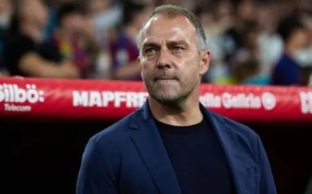 فليك ينبه لاعبي برشلونة قبل مباراة نيوكاسل الحاسمة في ثمن نهائي دوري أبطال أوروبا