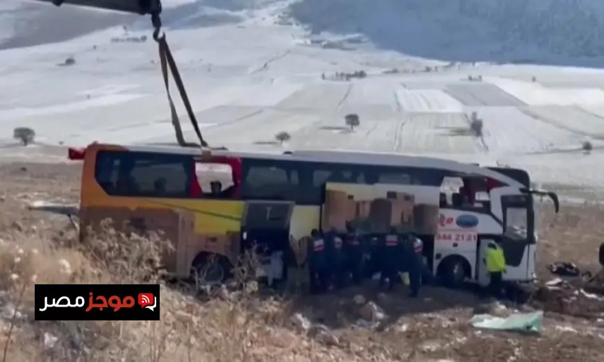 انقلاب حافلة في تركيا يسفر عن مصرع وإصابة 34 شخصا