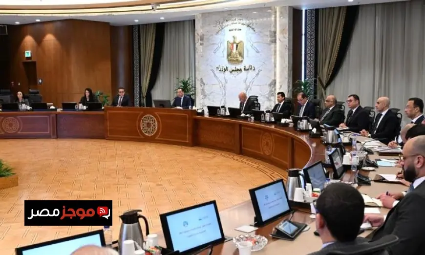 رئيس الوزراء يتناول خطوات فعالة لحماية الأطفال من المخاطر المحتملة للمحتوى الضار على وسائل التواصل الاجتماعي