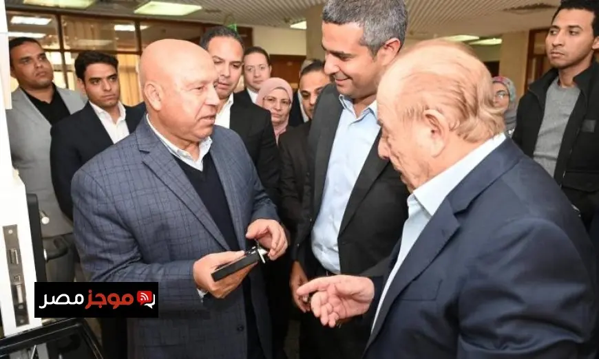 الوزير يقوم بجولة تفقدية في 3 مصانع رائدة في الصناعات الهندسية بمدينة العاشر من رمضان