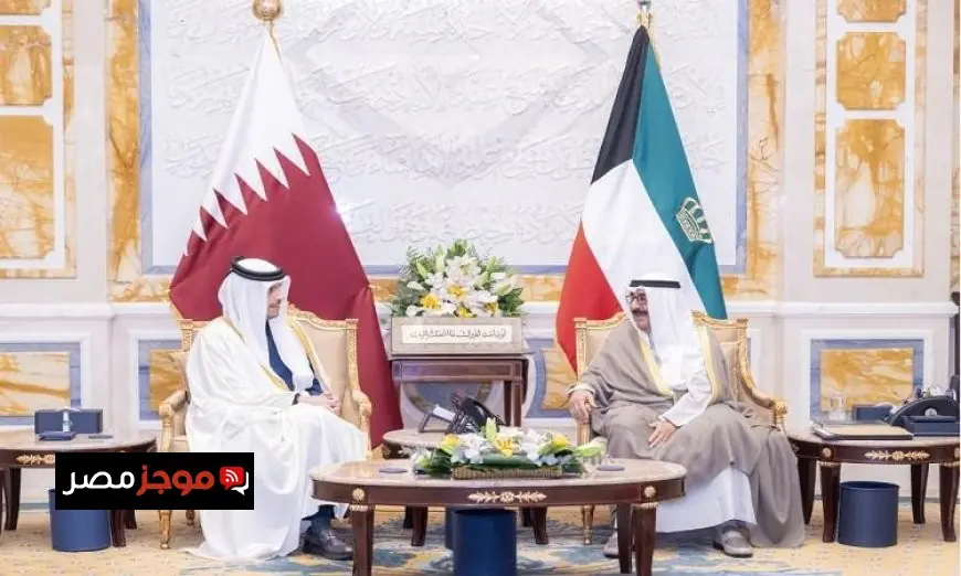 أمير الكويت وولي العهد يرحبان برئيس مجلس الوزراء ووزير الخارجية القطري في زيارة رسمية
