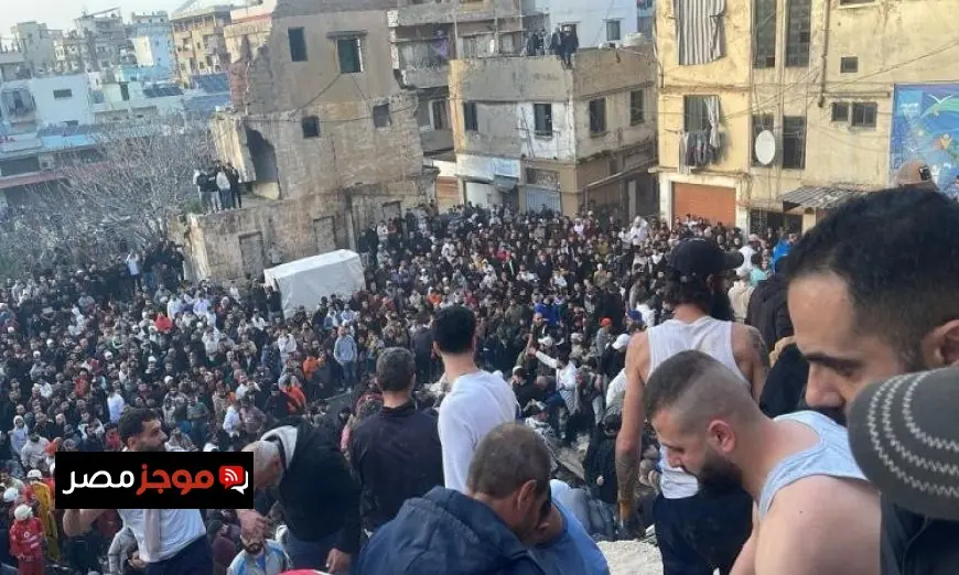 انتشال جثة سيدة وطفل من تحت أنقاض المبنى المنهار في طرابلس لبنان