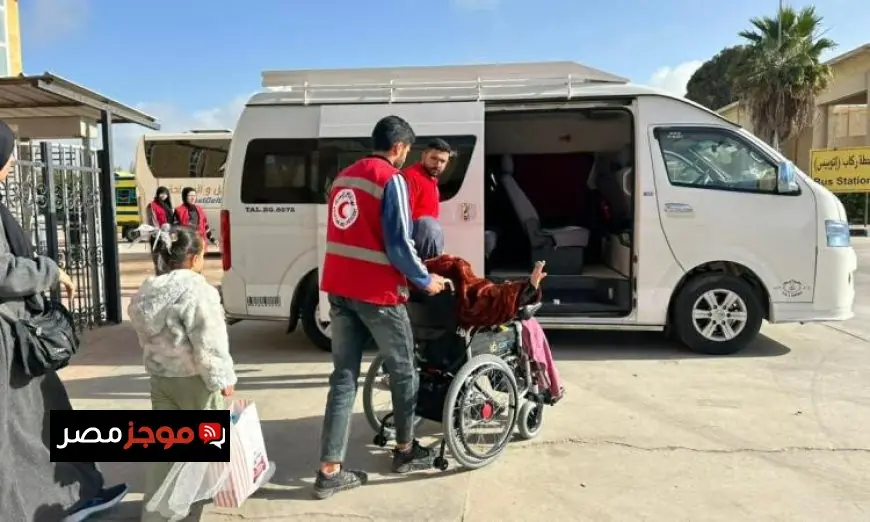 الدفعة السابعة من المرضى تصل معبر رفح للاستعداد لنقلهم إلى المستشفيات المصرية