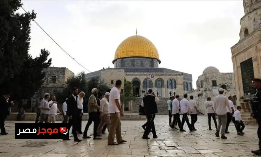 مستوطنون ينفذون اقتحاماً لباحات المسجد الأقصى واعتقال 5 فلسطينيين في ظل الاحتلال الإسرائيلي