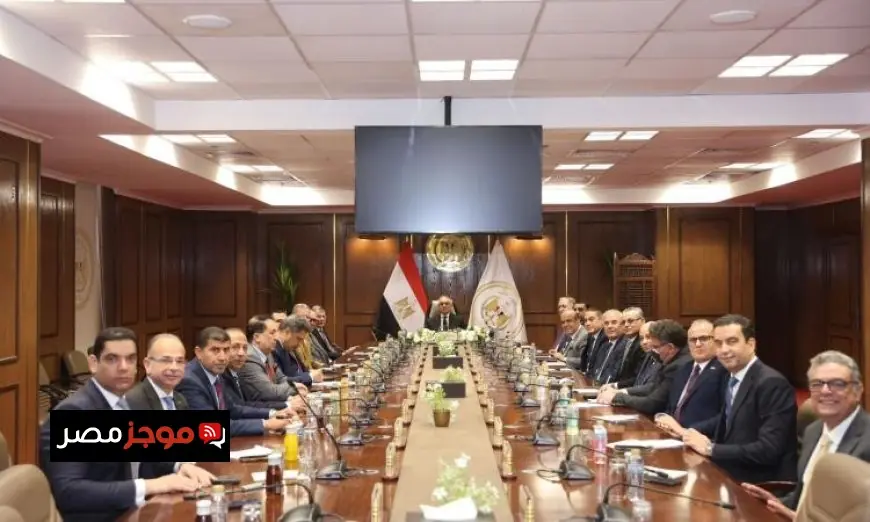 وزير العدل يبدأ مهامه الجديدة بلقاء مساعديه في مقر الوزارة