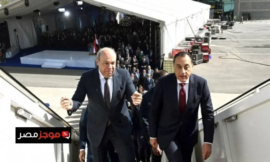 رئيس الوزراء يزور أول طائرة Airbus A350-900 تنضم لأسطول الناقل الوطني
