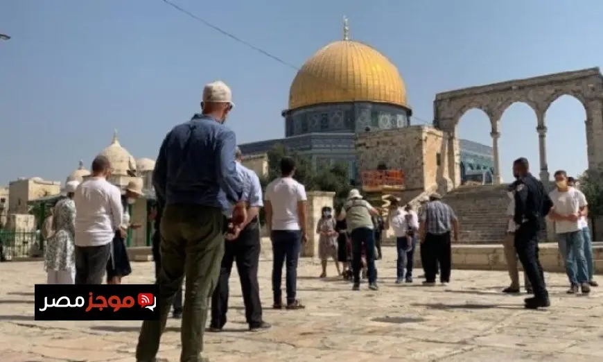 مستوطنون يقتحمون المسجد الأقصى تحت حماية قوات الاحتلال الإسرائيلي