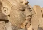 إعادة تأهيل تمثال الملك رمسيس الثاني من الجرانيت داخل معبده في أبيدوس