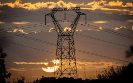 الشبكة القومية للكهرباء تتمتع بالأمان والاستقرار وقادرة على استيعاب الأحمال الحالية