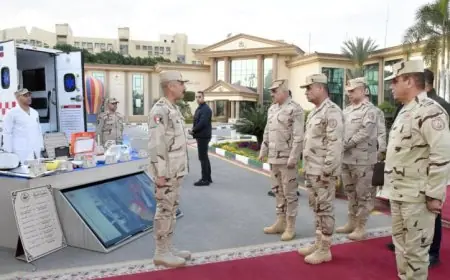 وزير الدفاع يزور المنطقة المركزية ويشرف على استعدادات القوات ويحتفل بالإفطار مع المقاتلين