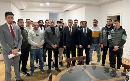 سفير مصر في اليونان يلتقي عائلات ضحايا قارب الهجرة غير الشرعية قرب جزيرة كريت