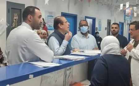 نائب وزير الصحة يقوم بجولة ميدانية لتفقد منشآت أسوان الصحية