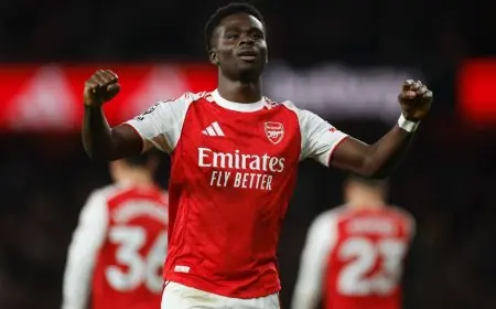 ساكا يتألق مع أرسنال في مواجهة برايتون ويحتفل بمئويته الثالثة