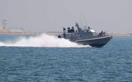 البحرية الإيرانية تهاجم خزانات الوقود في قاعدة رامات ديفيد الإسرائيلية