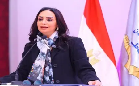 مايا مرسى تؤكد استمرار تنفيذ البرامج الوقائية لرفع وعي المجتمع بمخاطر المخدرات