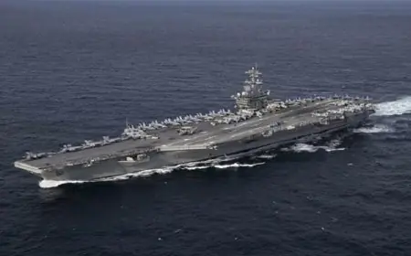 هجمات بطائرات مسيّرة إيرانية تستهدف حاملة الطائرات الأمريكية أبراهام لنكولن