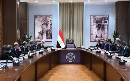 رئيس الوزراء يدرس تأثير التصعيد العسكري في المنطقة على سلاسل الإمداد العالمية