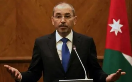 وزير الخارجية الأردني والعراقي يتناولان تداعيات التصعيد الإقليمي وتأثيره على العلاقات الثنائية