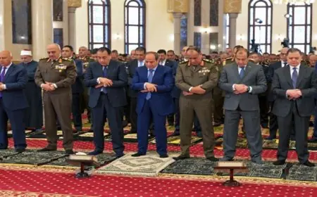 الرئيس السيسى يشارك في صلاة الجمعة بمسجد المشير طنطاوي احتفالًا بذكرى يوم الشهيد