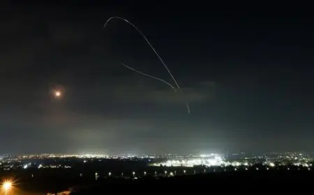 الجيش الإسرائيلي يستهدف مقر الحرس الثوري ومركز قيادة صواريخ في طهران