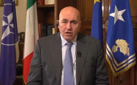 وزير الدفاع الإيطالي يشدد على أهمية تشكيل تحالف دولي لحماية مضيق هرمز
