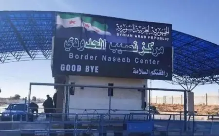 شظايا صاروخ تسبب اندلاع حريق كبير في المنطقة الحرة عند معبر نصيب الحدودي بين سوريا والأردن