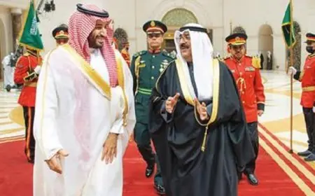 أمير الكويت وولي العهد السعودي يطالبان بوقف التصعيد الفوري في اتصال هاتفي