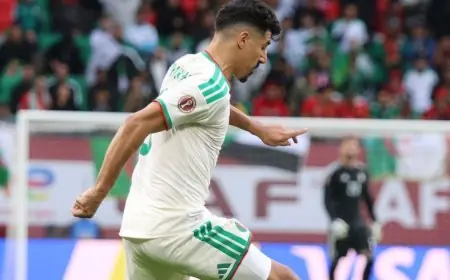 بغداد بونجاح يستبعد من منتخب الجزائر بسبب قضايا انضباطية