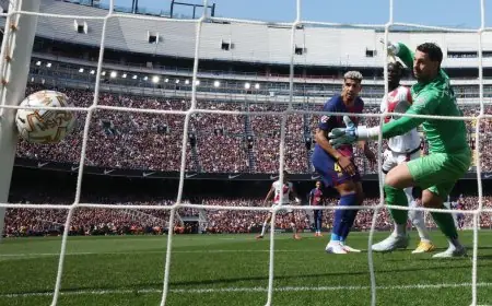 الأخطبوط يساهم في تفوق برشلونة على ريال مدريد بفارق 7 نقاط في صدارة الليغا