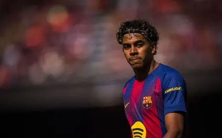 لامين يامال يعبر عن غضبه مجددًا من هانزي فليك بعد استبداله في المباراة