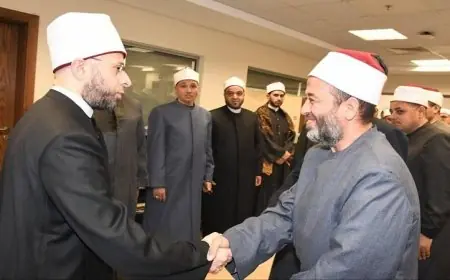 الأزهري يزور الديوان العام ويشيد بجهود الموظفين في تحقيق الانضباط الإداري
