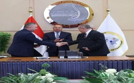 وزير النقل يتابع توقيع اتفاقيات جديدة بين شركة موانئ مصر البحرية والهيئة العامة للمنطقة الاقتصادية لقناة السويس